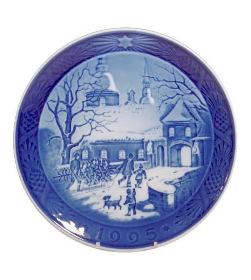 Worldwide Collectibles - Fine Collectible Gifts - Royal Copenhagen Plates -  1995 Christmas Plate