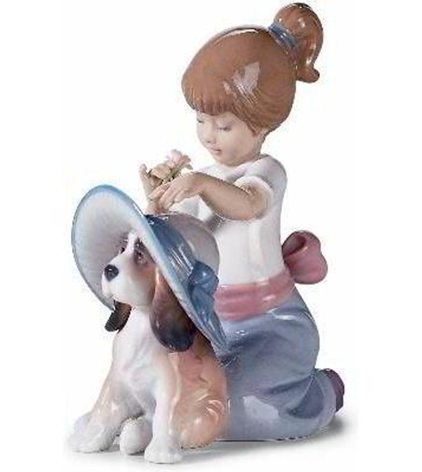 彫刻・オブジェ Lladro DE PASEO Y LECTURA 05000 Lot - Lladro 'Stroll In The Park' Porcelain Figurine